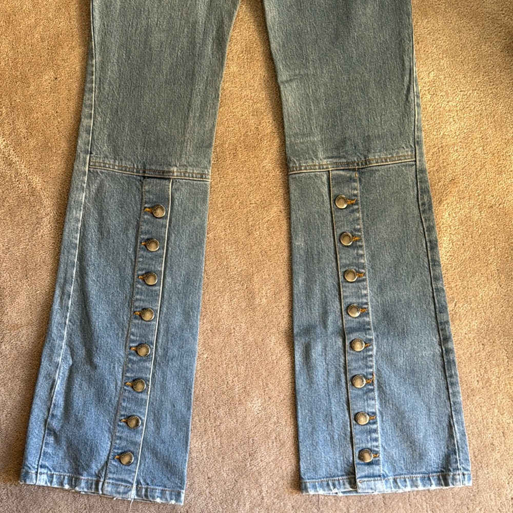Alice and Olivia Jeans with Button Detail - Picture 5 of 7